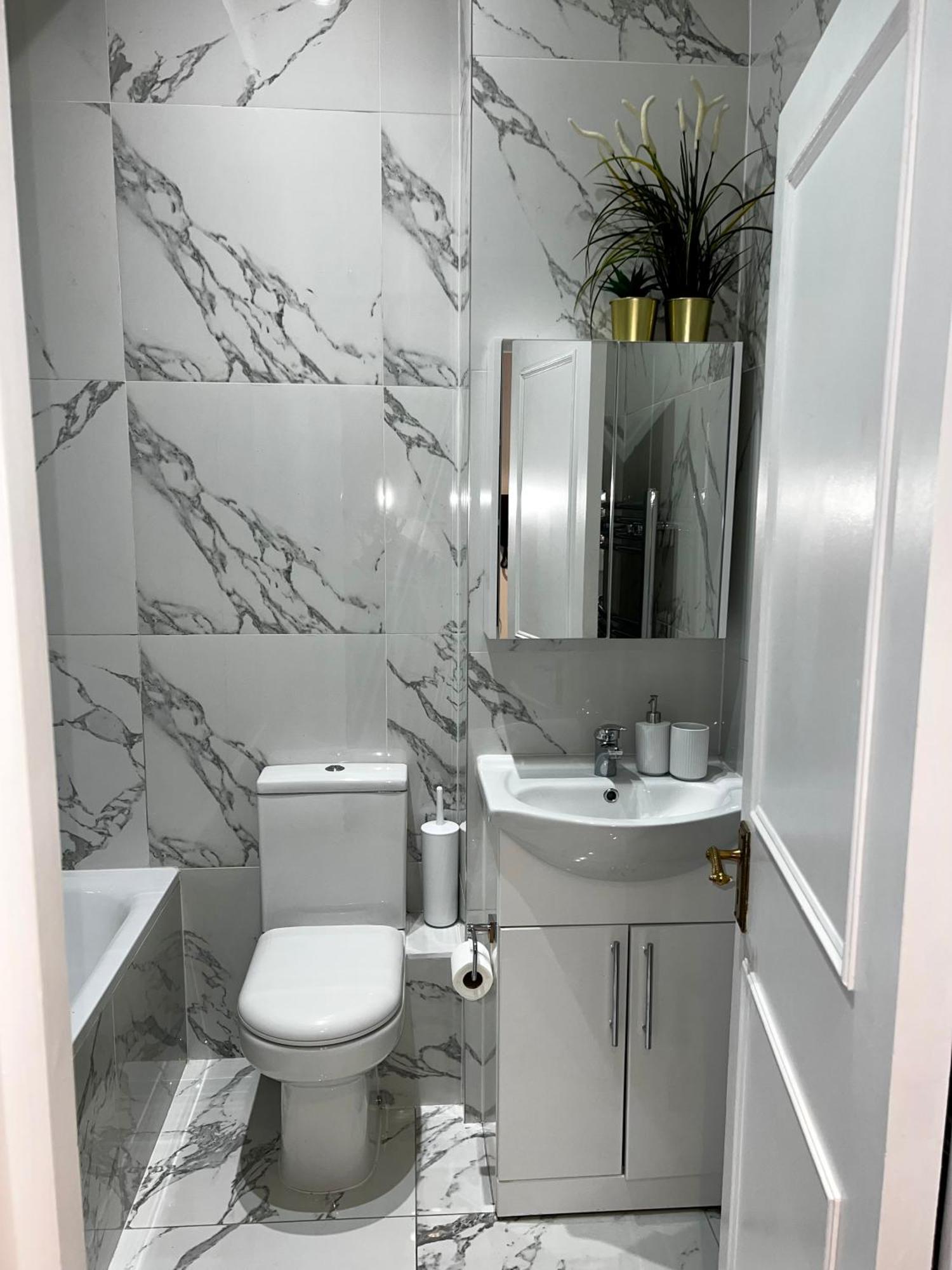 Stylish One Bedroom Apartment In The Heart Of Angel 런던 외부 사진